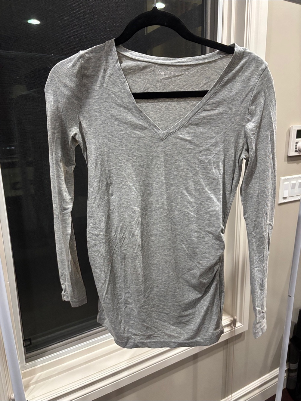 GAP maternity Light Gray V-Neck Long Sleeve Tee